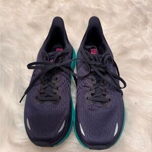 CLIFTON 8 HOKA SNEAKER SIZE 8 like new!